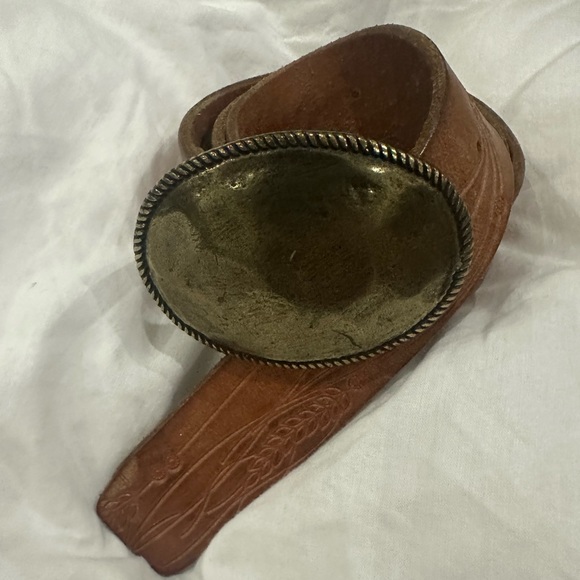 Large brass buckle belt - Picture 1 of 5